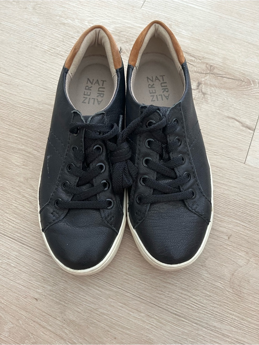 Naturalizer Morrison Sneakers - Picture 3 of 9